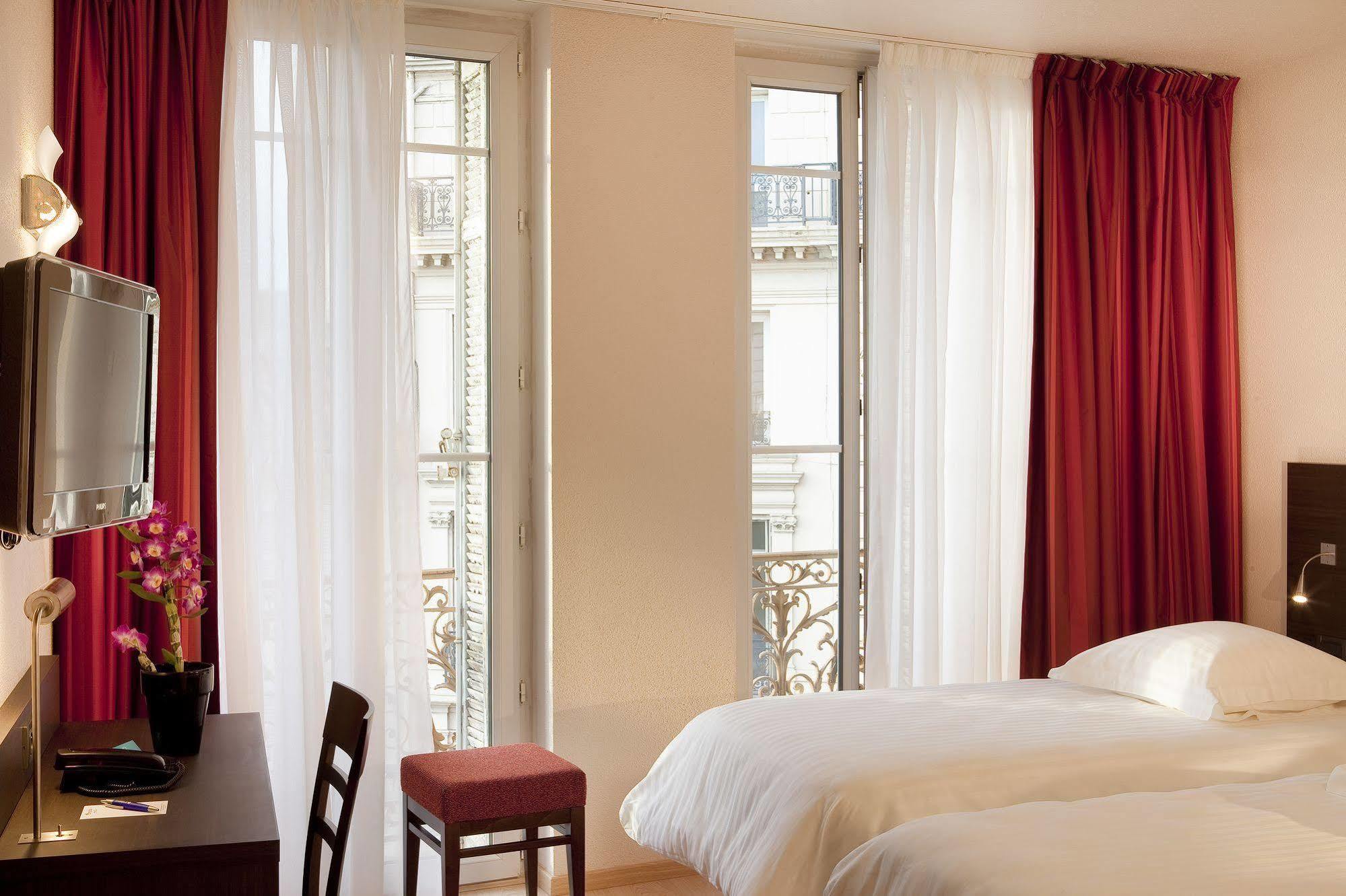 Escale Oceania Vieux Port Hotel 3*