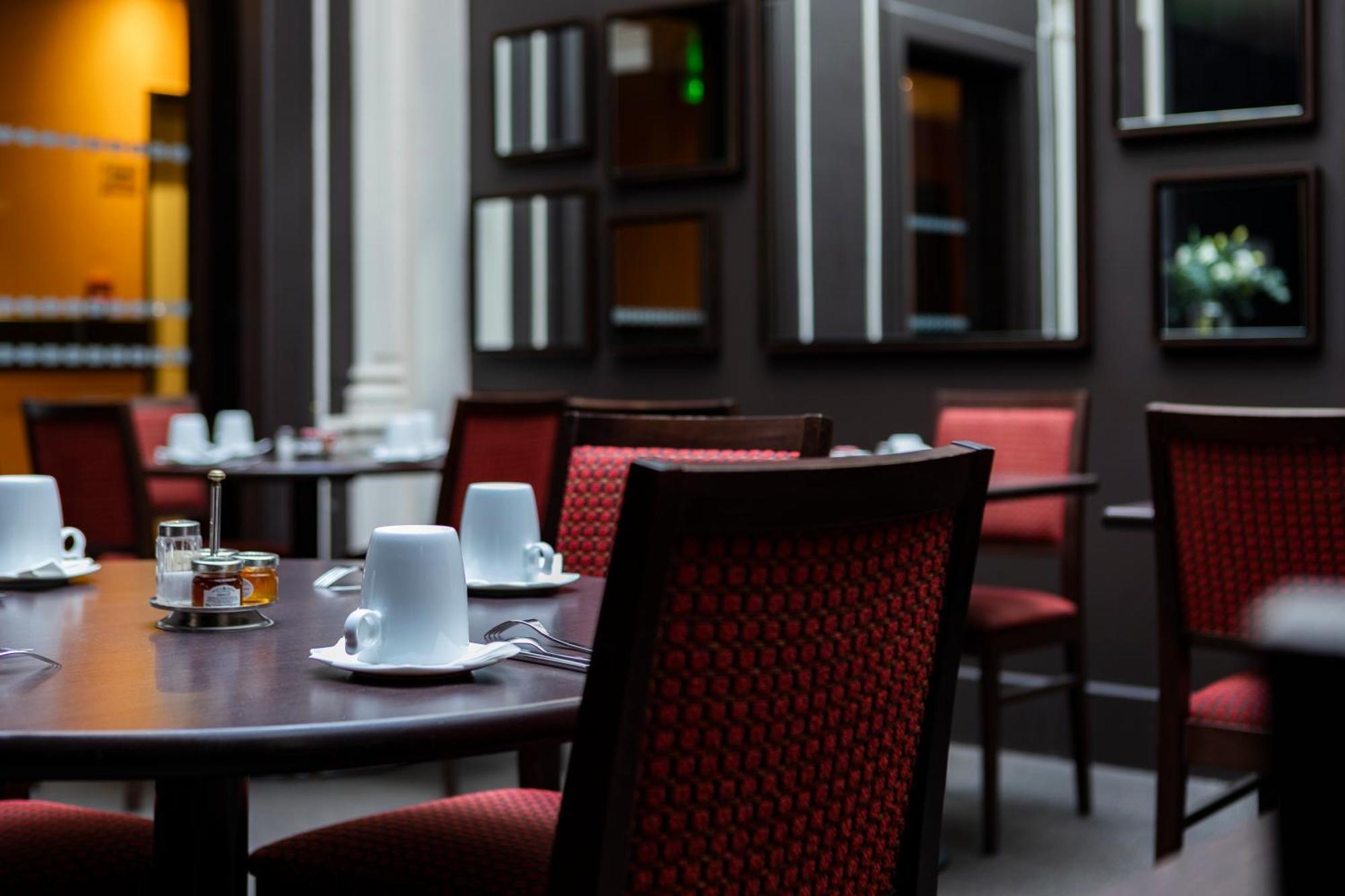 Escale Oceania Vieux Port Hotel 3*